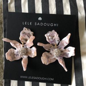 NWOT lele sadoughi crystal lily earrings